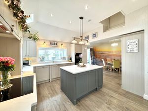 Photo 33- click for photo gallery